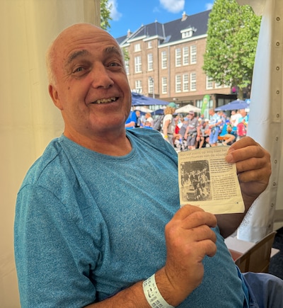 Deze wandelaar loopt voorbij zijn eigen plein op de route: het Lambertplein