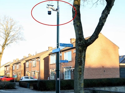 Politie bekogeld met vuurwerk en camera’s vernield in Ophemert: ‘We zijn er ook een keer klaar mee’