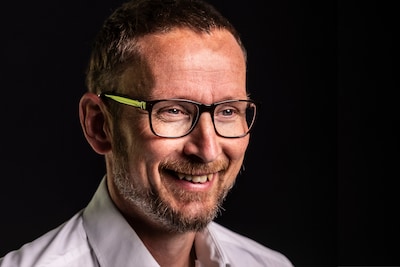 Pieter Jouke treedt op in Theater Heerenlogement