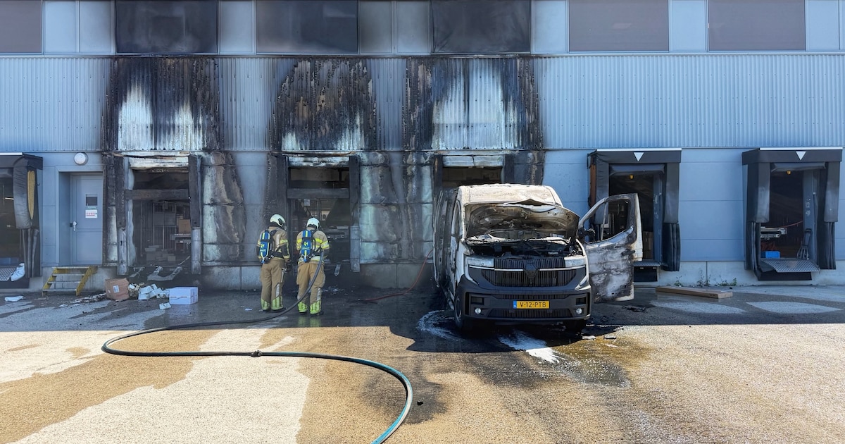 Tientallen pakketten beschadigd na brand PostNL-sorteercentrum in Nieuwegein