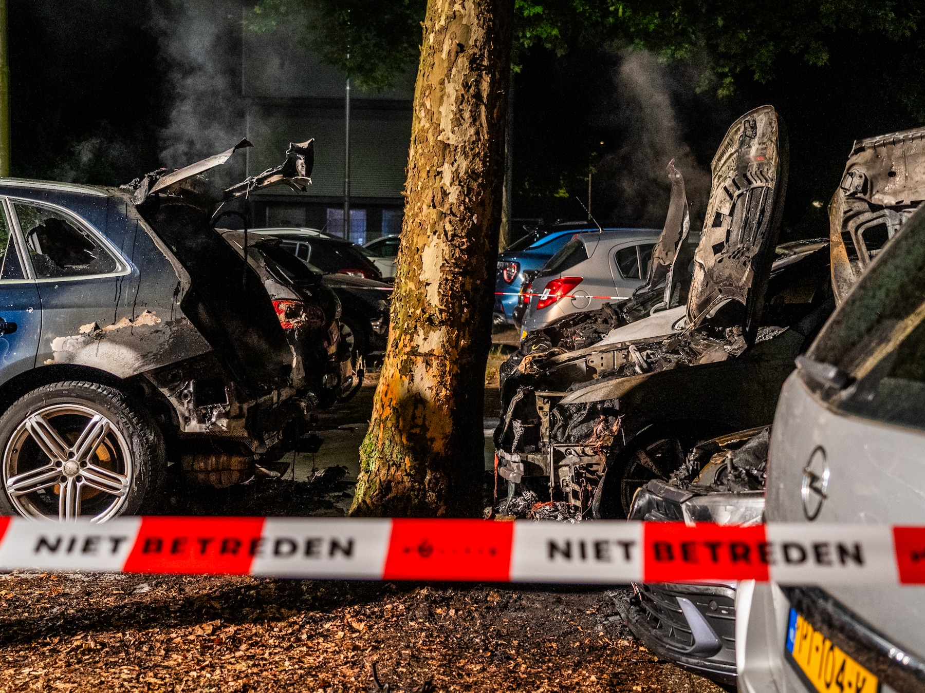 Wéér gaat een hele reeks auto’s in vlammen op: is Arnhem dé autobrandhoofstad van Nederland?