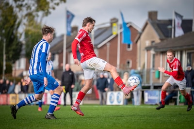 Achates verspeelt 2-0 voorsprong tegen Vios’38, Holthees weer onderuit