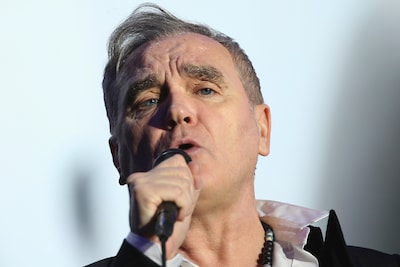 ‘Horrorhotel’ en luid festival houden Morrissey wakker, concert afgezegd: ‘Moet een jaar herstellen’