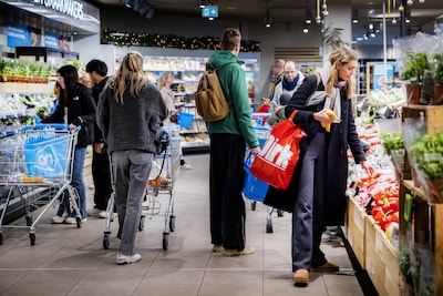 De consument is de kunstmatig hoge prijzen in de supermarkt zat, zegt ook expert