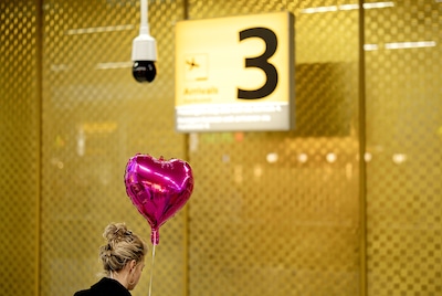 KLM stelt vluchten naar Dubai wederom uit: tot dinsdag geen vliegverkeer vanwege Iran-oorlog