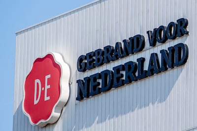 Douwe Egberts fuseert weer eens, wordt de koffie nu goedkoper?