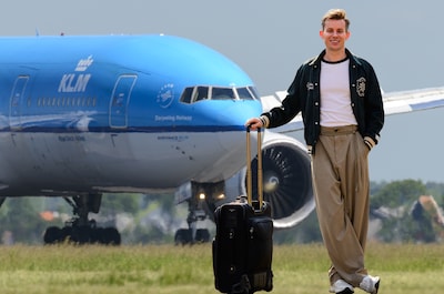 ‘Wat doe je als je een hotelkamer binnenkomt?’ Met deze hilarische insta-video verzamelde Michael plots 40.000 volgers