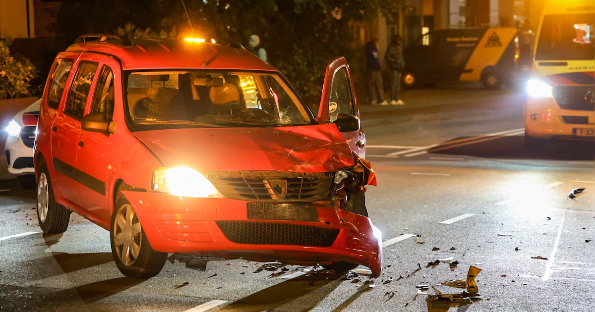 Motorrijder gewond na frontale aanrijding in Arnhem.