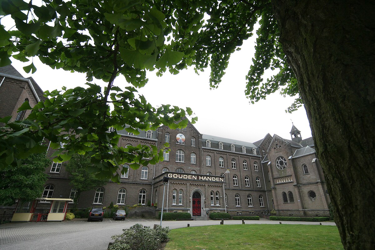 Heemkundekring Bergh toont spullen van verdwenen vrijetijdscentrum ...