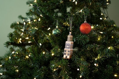 Een Domtoren in je boom: indebuurt verloot Utrechtse kerstballen