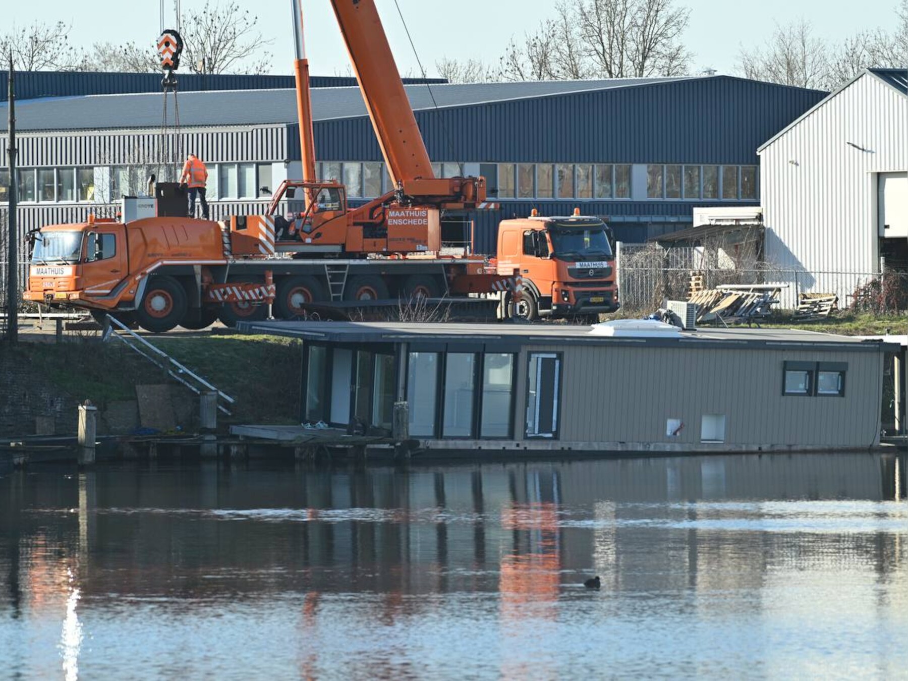 Failliete woonbotenbouwers uit Enschede draaien op voor miljoenenschuld