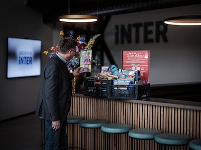 Sinterklaas een kontje geven: Liemerse bedrijven zamelen cadeaus in voor gezinnen met een smalle beu