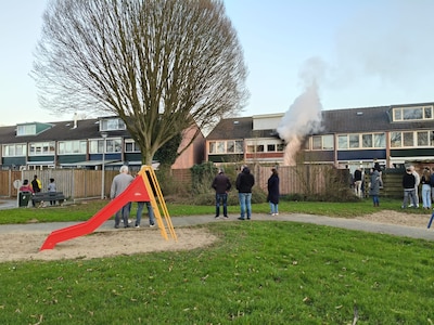 Man dankt alerte buurtkinderen na het zien van rookpluimen: ‘Anders was ik mijn huis kwijt geweest’