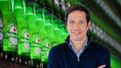 Van 106 naar 71 euro: waarom Heineken nu zijn hoop vestigt op een topman uit de koffiewereld