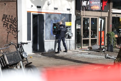 Zesde plofkraak in twee weken: explosie richt ravage aan in Amsterdam