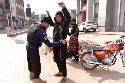 VS: Pakistan heeft recht zichzelf te verdedigen tegen Taliban, EU roept op tot de-escalatie