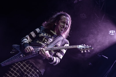 Neil Zaza treedt op in Ede en geeft gitaarmasterclass