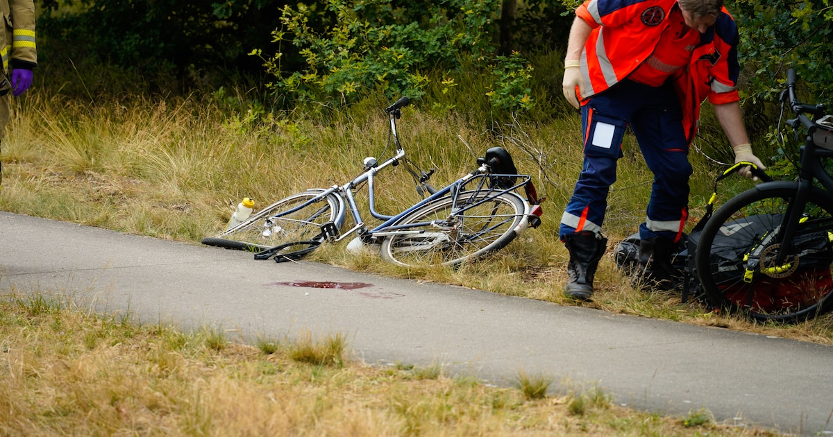 Fietsers hard in botsing gekomen, traumahelikopter opgeroepen.