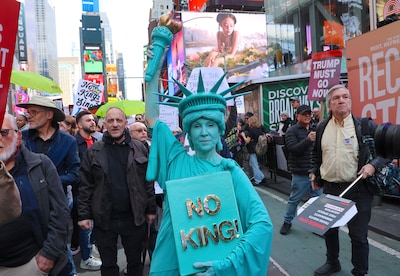 Miljoenen Amerikanen de straat op voor ‘No Kings’-protesten.
