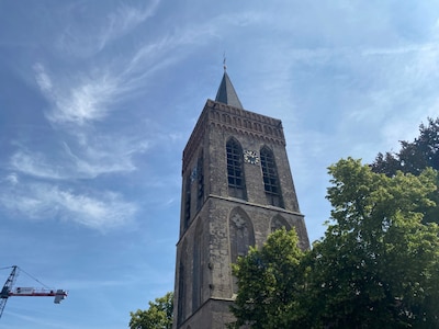 Beklim de toren van Oude Kerk in Ede