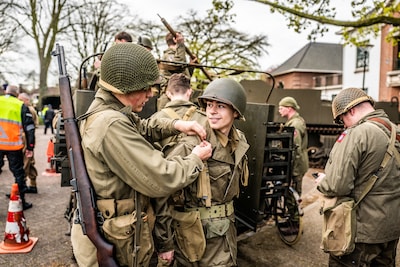 Oorlog in Iran zit militaire colonne Betuws Bevrijdingsfestival niet in de weg: ‘Voertuigen slurpen 