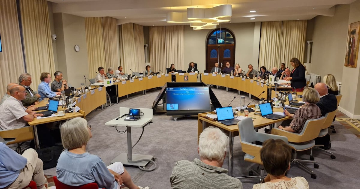 Raadsvergadering afgebroken vanwege technische problemen: ‘Vergaderen zonder stukken is raar’