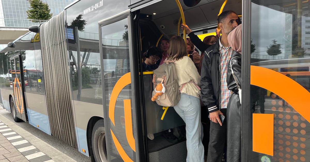 Propvolle bussen vanaf Utrecht CS richting Gouda omdat er geen treinen rijden