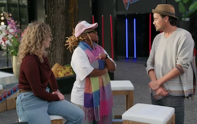 The Voice-talenten zijn het oneens met liedjeskeuze coach Dinand en grijpen in: ‘Gaan we niet doen’