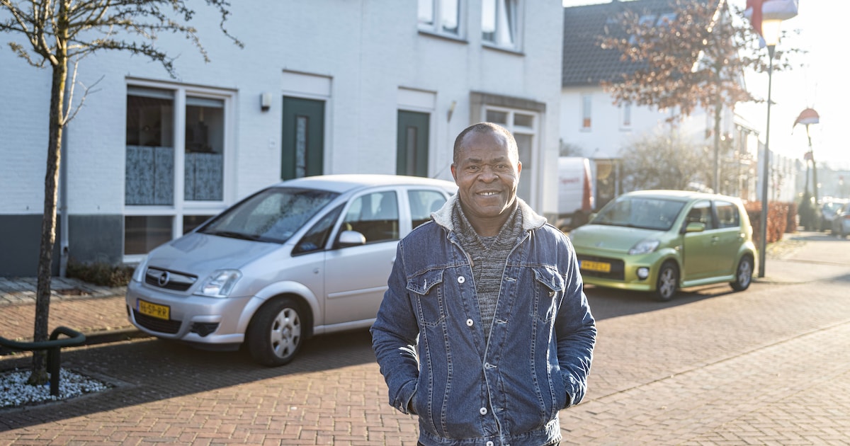 Bezorger Andy maakte ‘cadeautjes van pakketjes’, nu moet hij weg uit Wijchen: ‘Ik zou hier voor één 