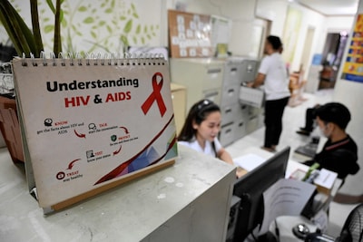 Trumps stop op hiv-geld brengt enorme slag toe: 1700 klinieken dicht en 16.000 hulpverleners weg