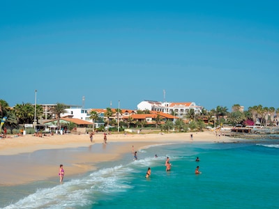 Britse toeristen overleden na vakantie in Kaapverdië: families klagen TUI aan, ook Nederlanders ziek