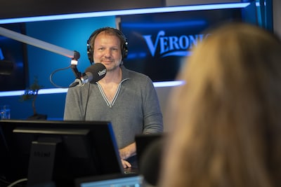 Rob Stenders viert tien jaar van zijn show Bonanza met uitzendingen van dertien uur lang