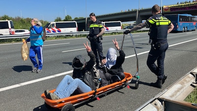 Laatste demonstranten worden van A12 verwijderd, veel files rond Utrecht
