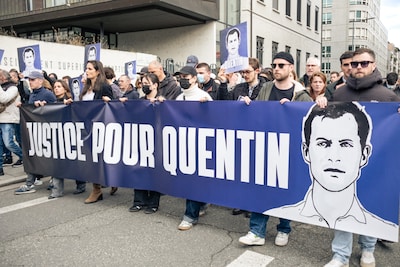 Macron roept op tot kalmte terwijl Lyon onder zware bewaking rouwt om gedode student Quentin (23)