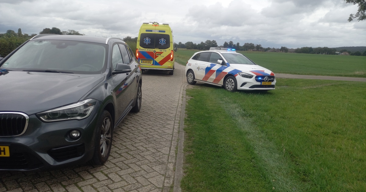 Wielrenner gewond bij aanrijding tijdens race.