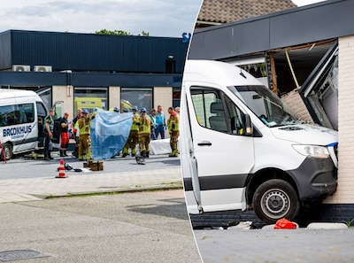Taxibus rijdt gebouw in Enschede binnen, vrouw (89) overleden