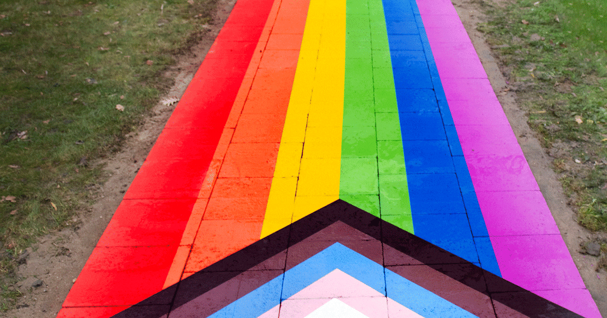 Regenboogpad in Geldermalsen wéér vernield, gemeente gaat camera’s plaatsen
