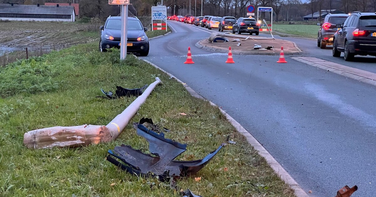 Dubbele crash bij Gorssel: automobilist (31) uit Warnsveld botst op andere auto en dendert 400 meter