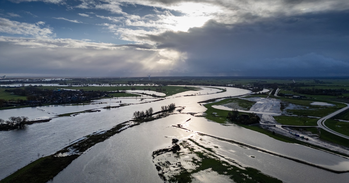 Wim Eikelboom brengt ode aan de IJssel in Kerk Lathum