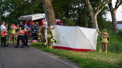 Politie zoekt portemonnee, telefoon en sleutels van overleden man in Avenhorn, misdrijf niet uitgesloten