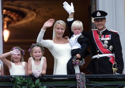Noorse monarchie piept en kraakt: de rauwe werkelijkheid van het sprookje tussen Haakon en Mette-Marit