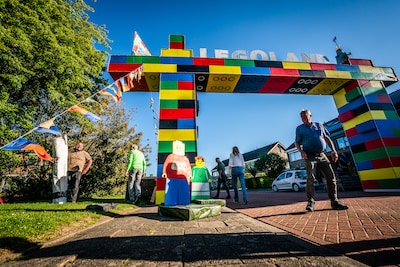 Na tien jaar staan er weer bogen in Herveld en Andelst: ‘Je leert je buren echt kennen’