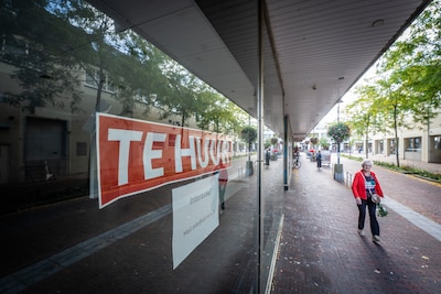 Coop weg, apotheek weg en binnenkort ook een sportwinkel: veel winkelpanden in dit centrum staan lee