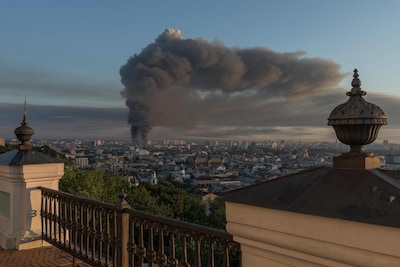 Veel vernielingen, angst en een dag van nationale rouw: inwoners Kyiv vertellen over Russische luchtterreur