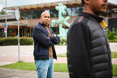 Zwembad discrimineert door alleen kinderen van kle