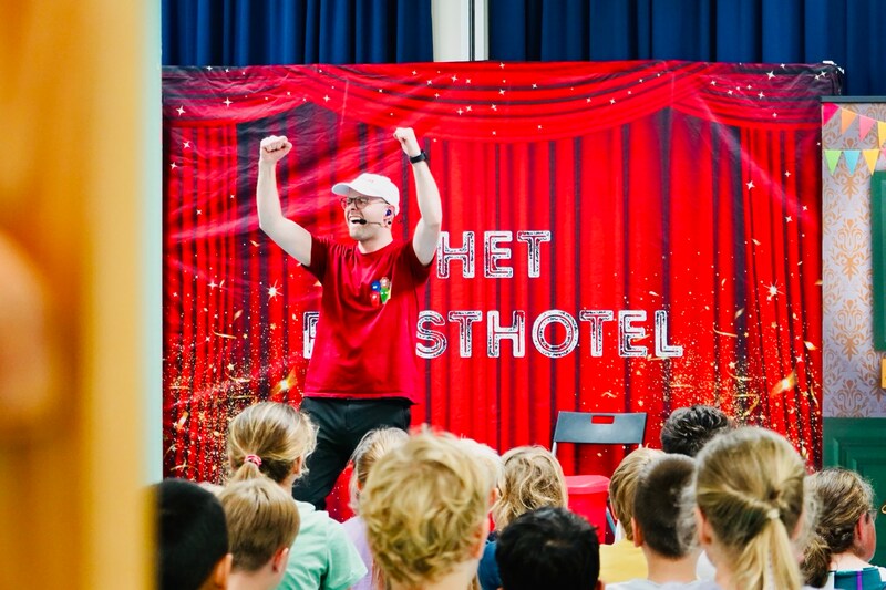Prentenboek Kleine Aap komt tot leven in Dieren en Oosterbeek | Regio ...