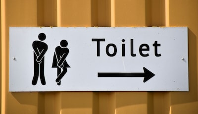 Beelden van Chinees toilet gaan viraal: pas na bekijken reclame een paar velletjes wc-papier