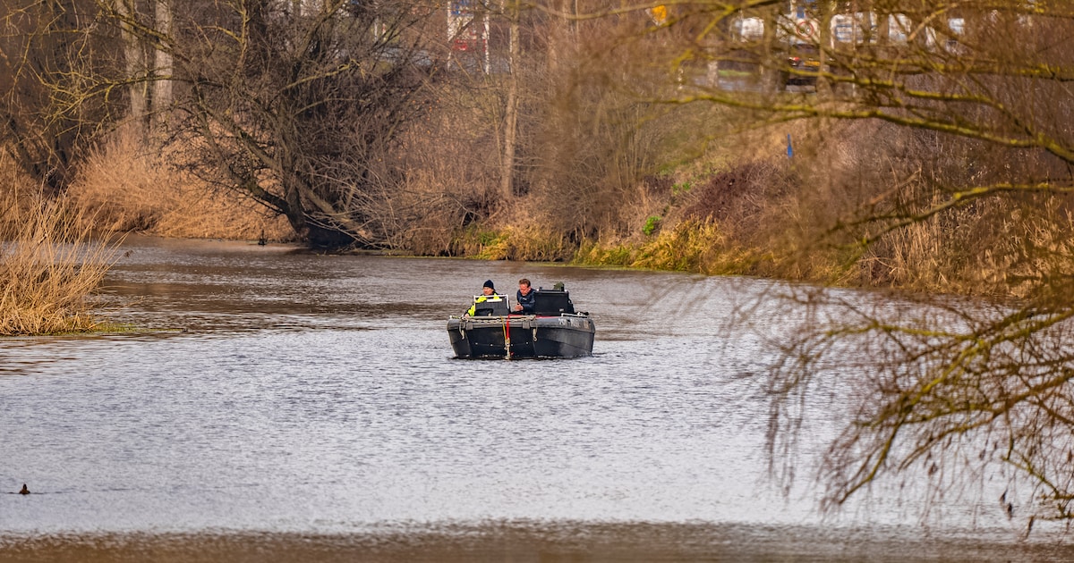 Politie in Grave met sonarboot op zoek naar vermiste man (65)