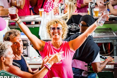 Mariska (55) kon mensen lezen, haar onverwachte dood slaat gat in Beek: ‘Ze liet hen opbloeien door ze te zien’