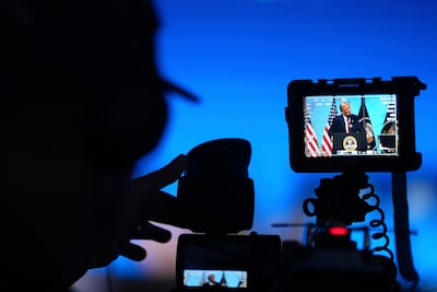 BBC zegt sorry voor misleidende montage Trump, maar gaat eventuele schadeclaim van 1 miljard niet betalen